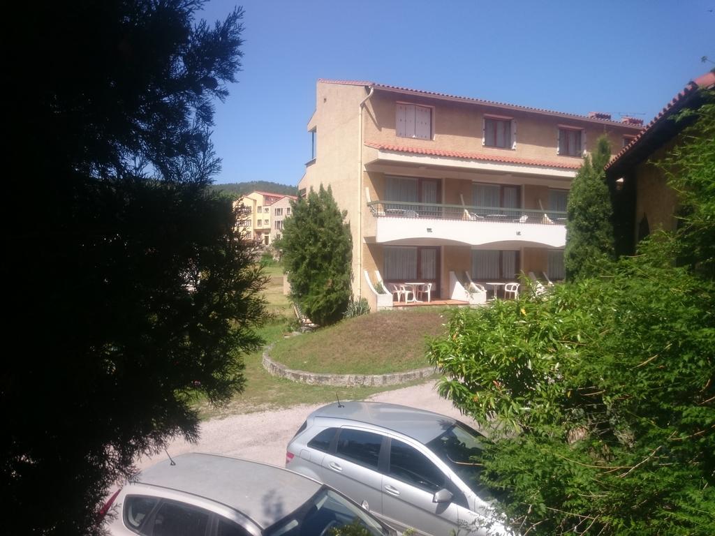 Hotel Le Mas Fleuri Vernet-les-Bains Kültér fotó