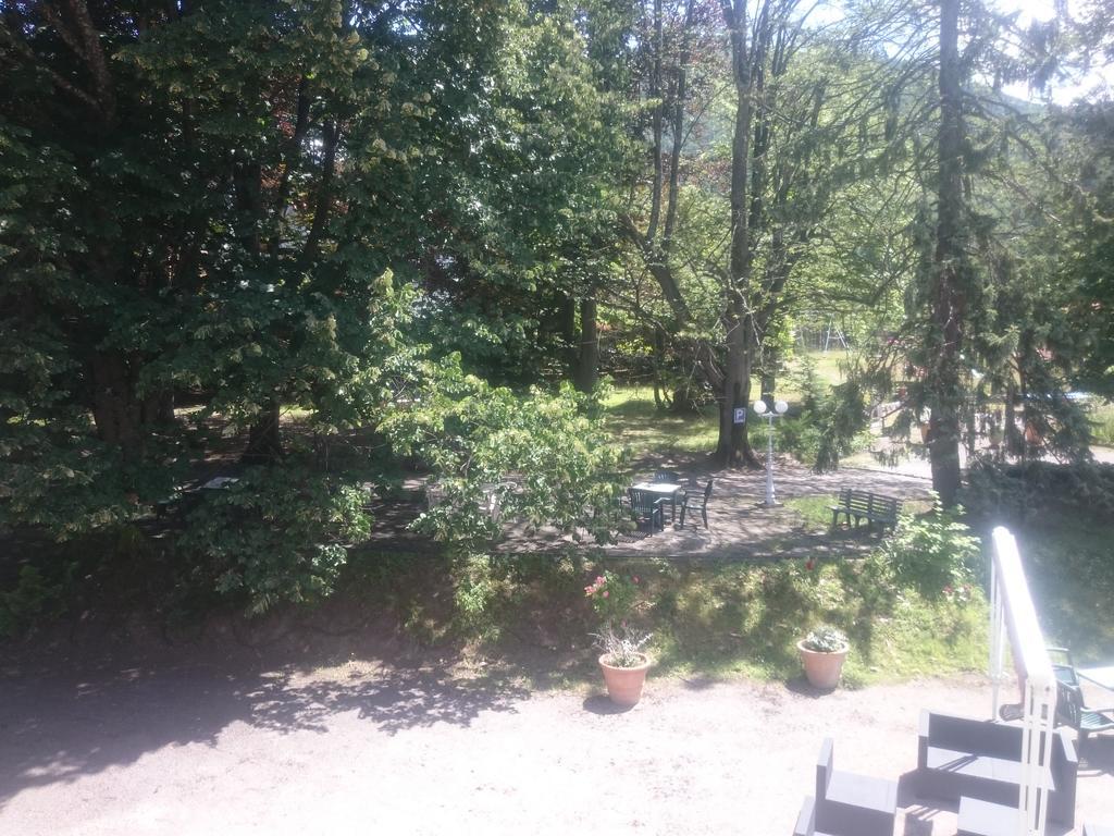 Hotel Le Mas Fleuri Vernet-les-Bains Kültér fotó