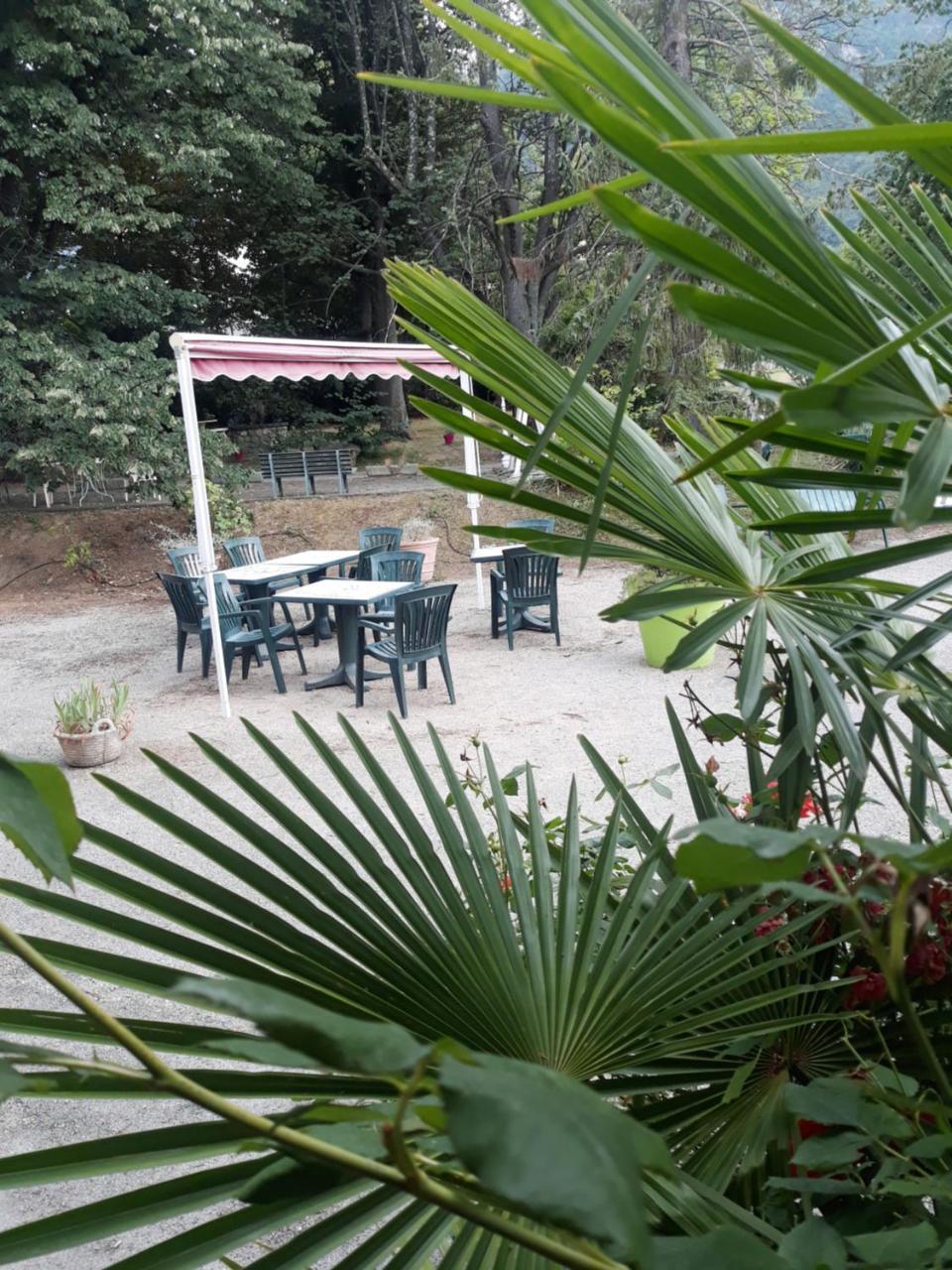 Hotel Le Mas Fleuri Vernet-les-Bains Kültér fotó