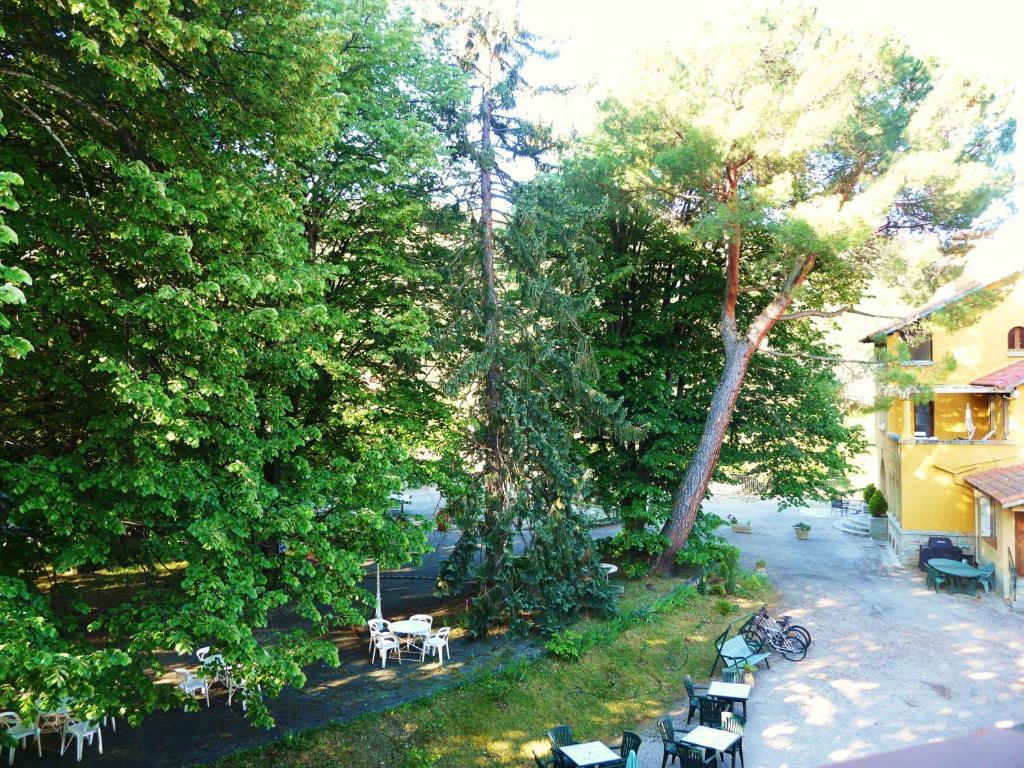 Hotel Le Mas Fleuri Vernet-les-Bains Szoba fotó